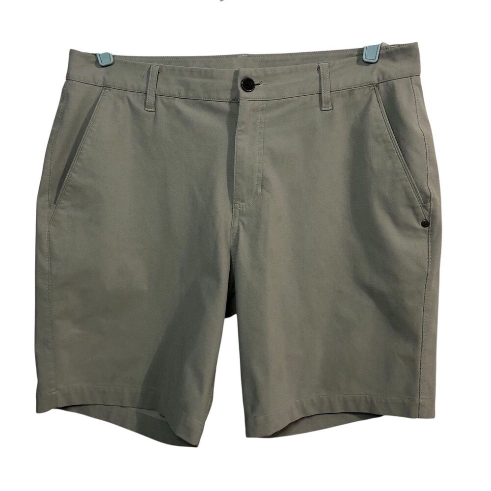 Vuori Men's Flat Front Shorts - Olive
